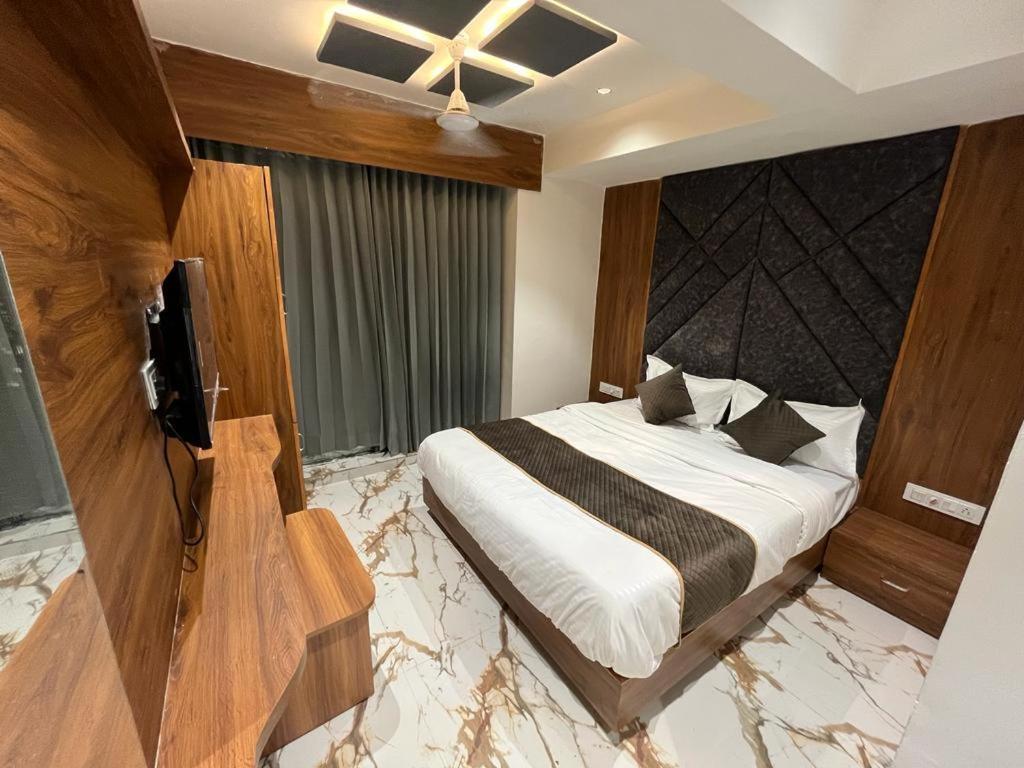 Hotel Paramount Villa Gandhinagar Dış mekan fotoğraf