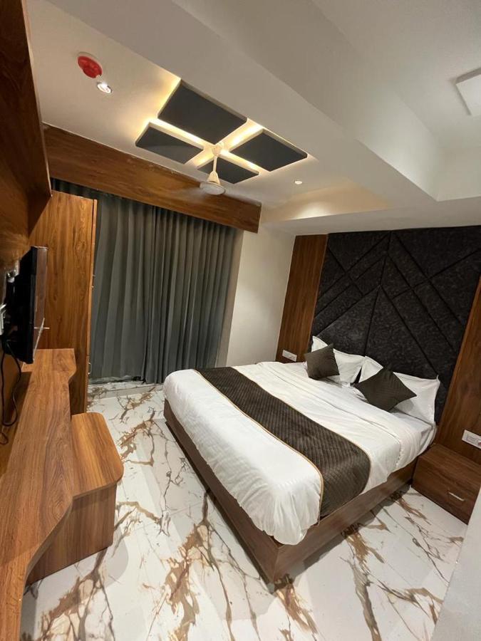 Hotel Paramount Villa Gandhinagar Dış mekan fotoğraf