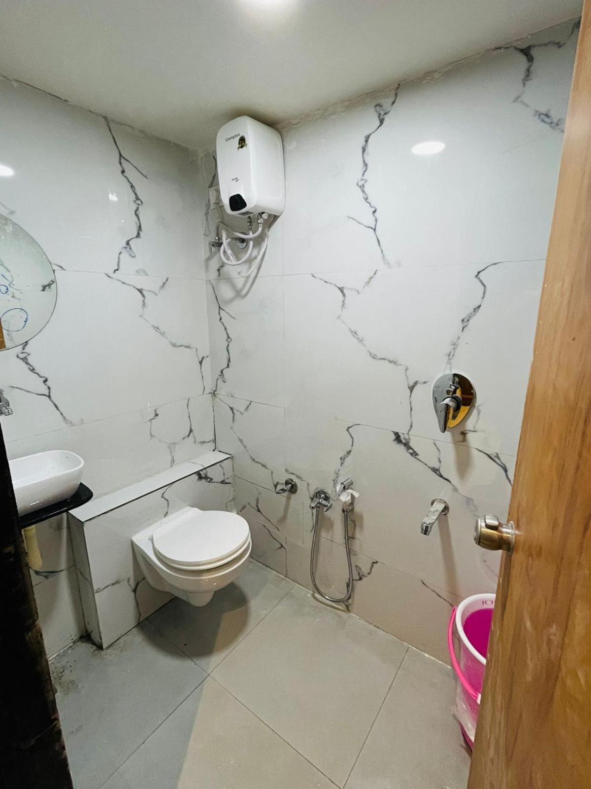 Hotel Paramount Villa Gandhinagar Dış mekan fotoğraf