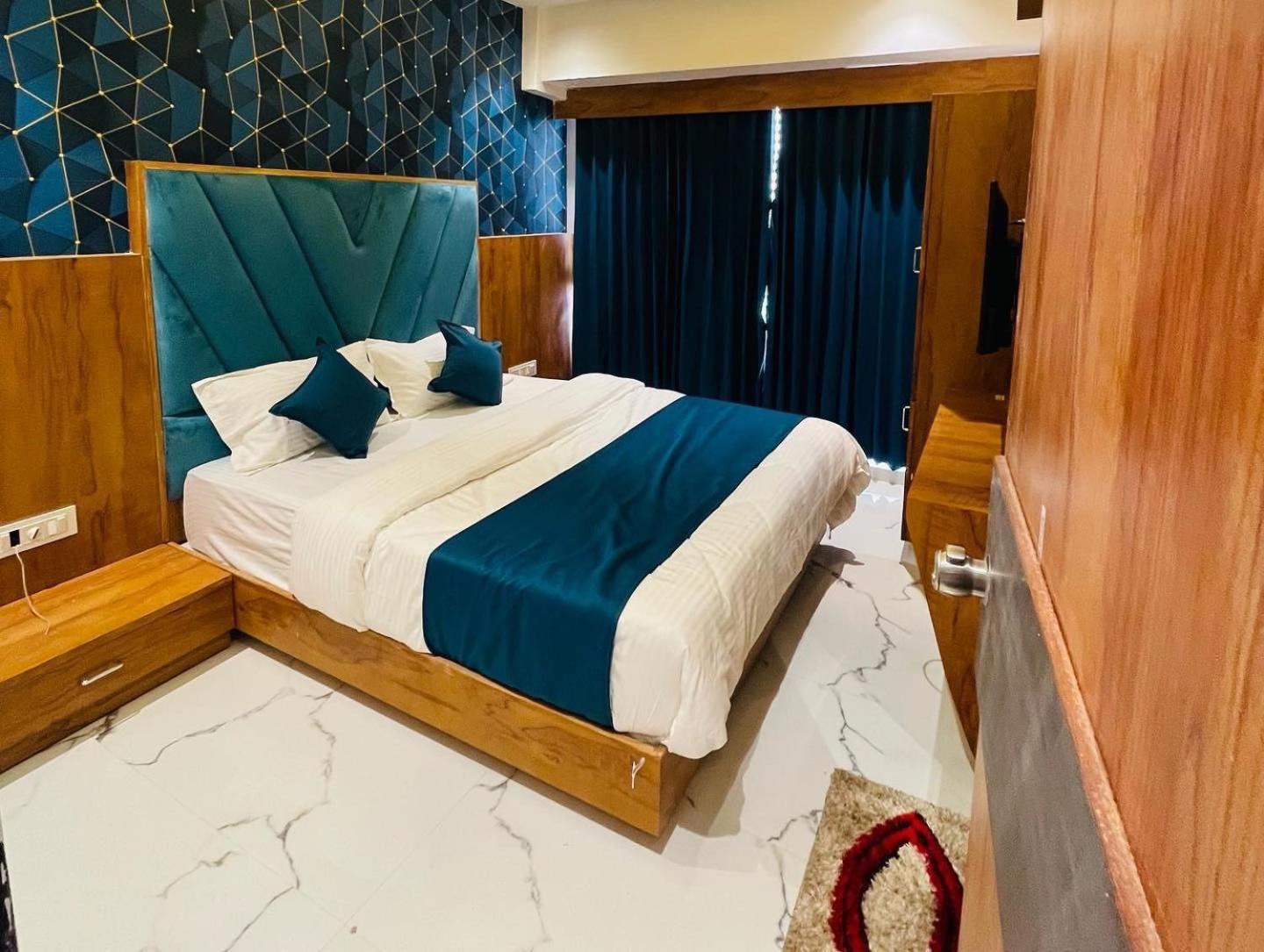 Hotel Paramount Villa Gandhinagar Dış mekan fotoğraf