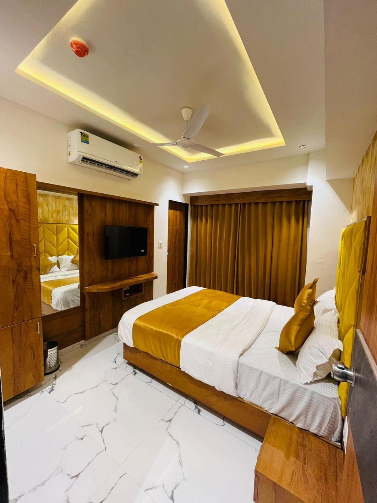 Hotel Paramount Villa Gandhinagar Dış mekan fotoğraf