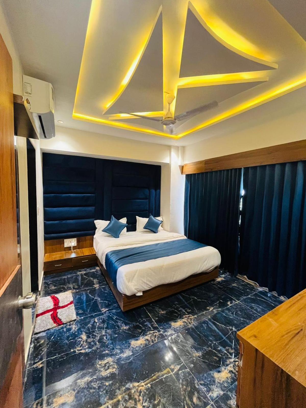 Hotel Paramount Villa Gandhinagar Dış mekan fotoğraf