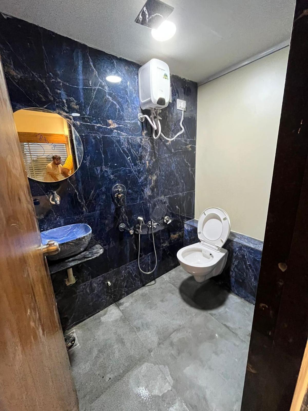 Hotel Paramount Villa Gandhinagar Dış mekan fotoğraf