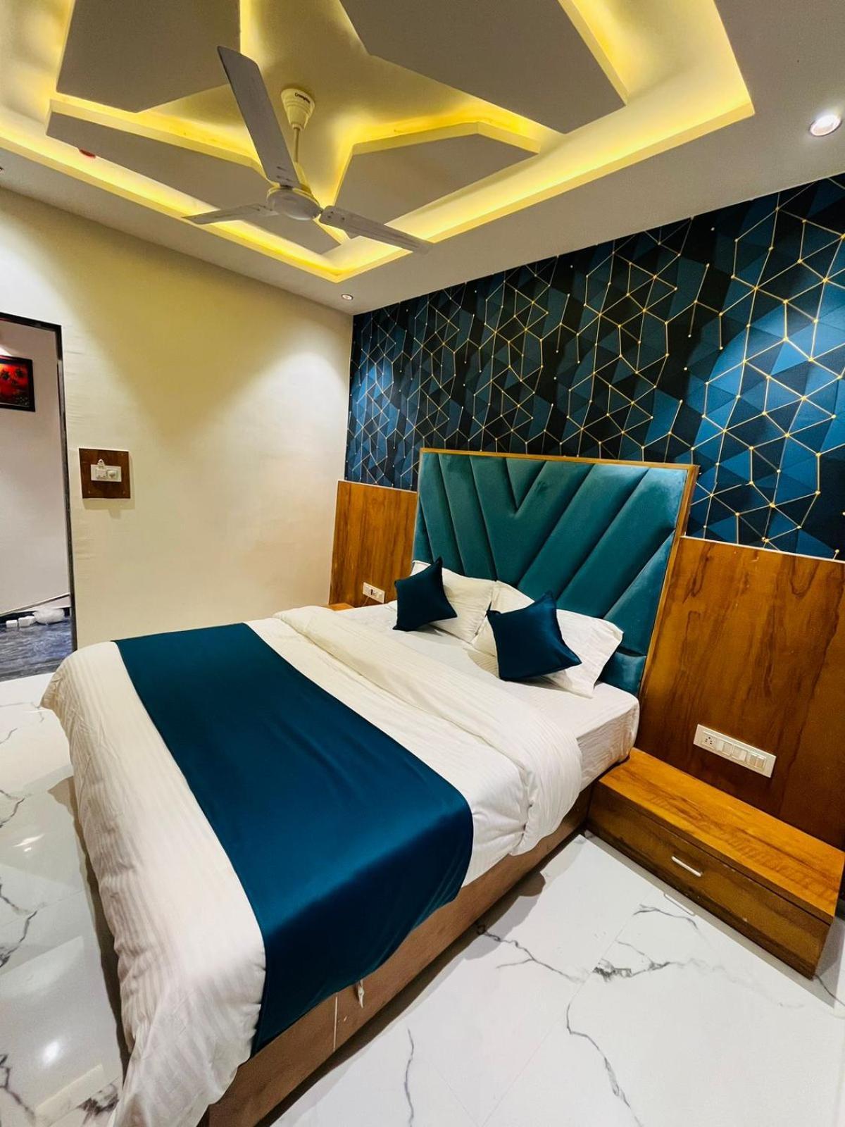 Hotel Paramount Villa Gandhinagar Dış mekan fotoğraf